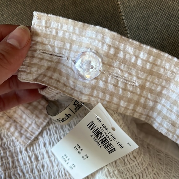 Abercrombie and Fitch Seersucker Tank Top - Picture 4 of 4